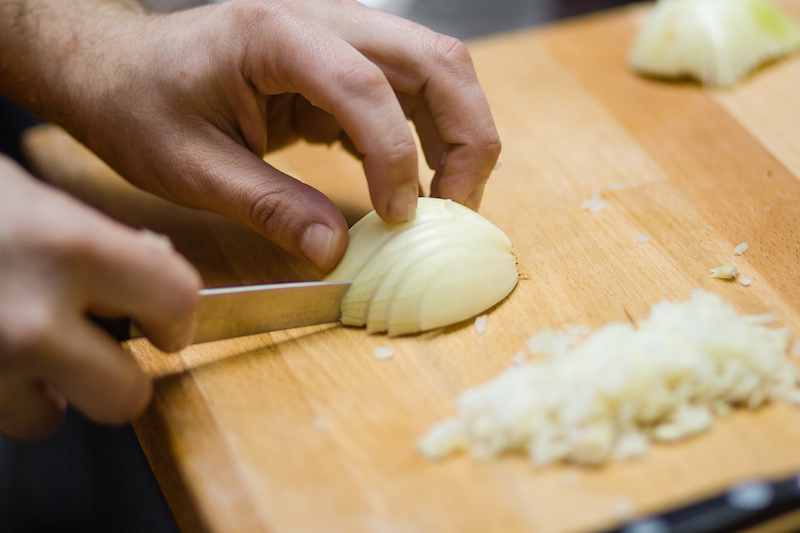 Comment choisir un bon couteau de cuisine ? - Guides et conseils - Couteau Sabatier, Coutellerie ...